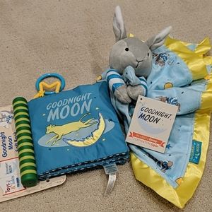 Goodnight Moon blanket & soft book